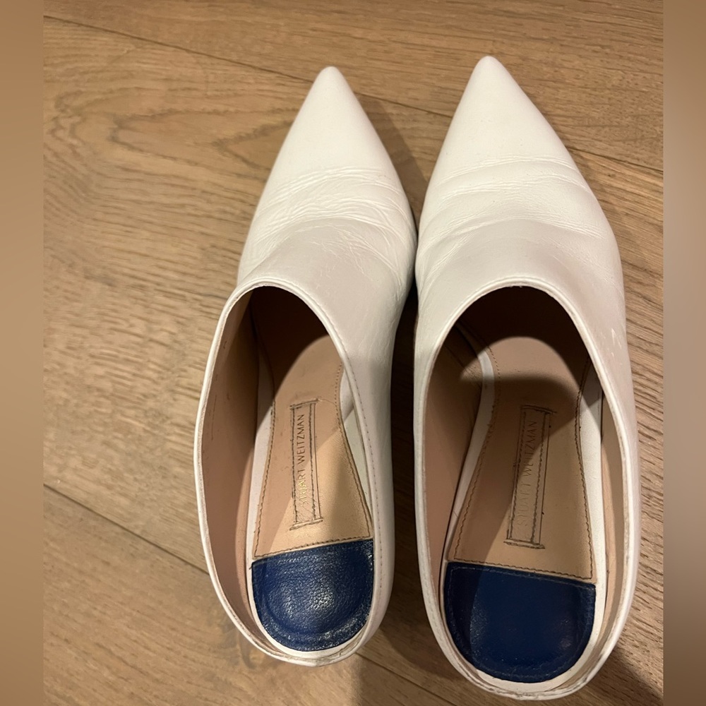 Stuart Weitzman . Coquille cream shine calf size 6